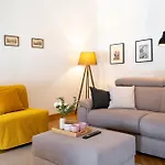 Floor In The Heart Of The * 的里雅斯特