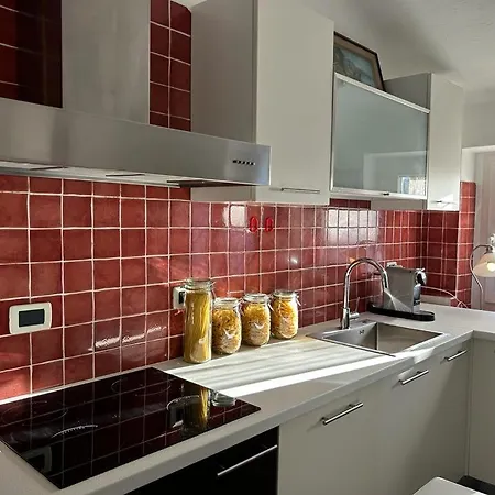 Floor In The Heart Of The * ترييستي