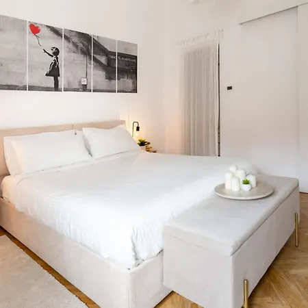 Apartment Floor In The Heart Of The *