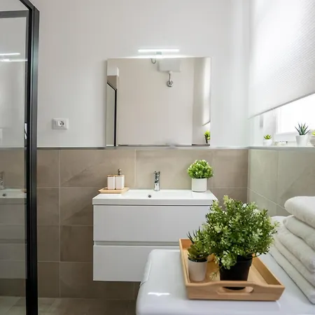 Floor In The Heart Of The * 的里雅斯特