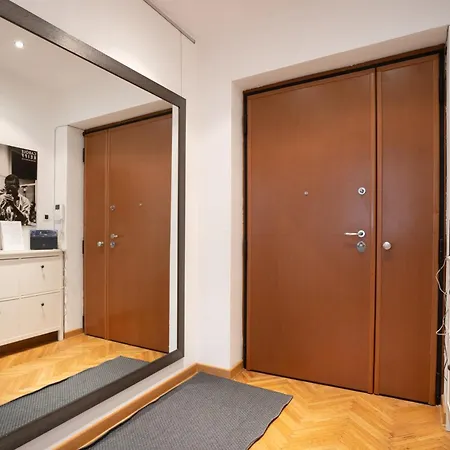 Floor In The Heart Of The *