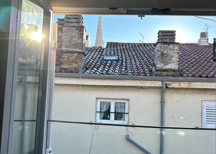 Floor In The Heart Of The *